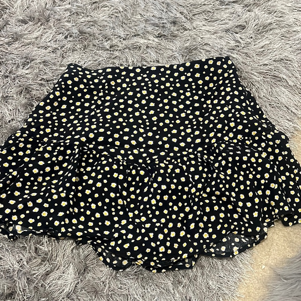 Zara floral skirt/skort